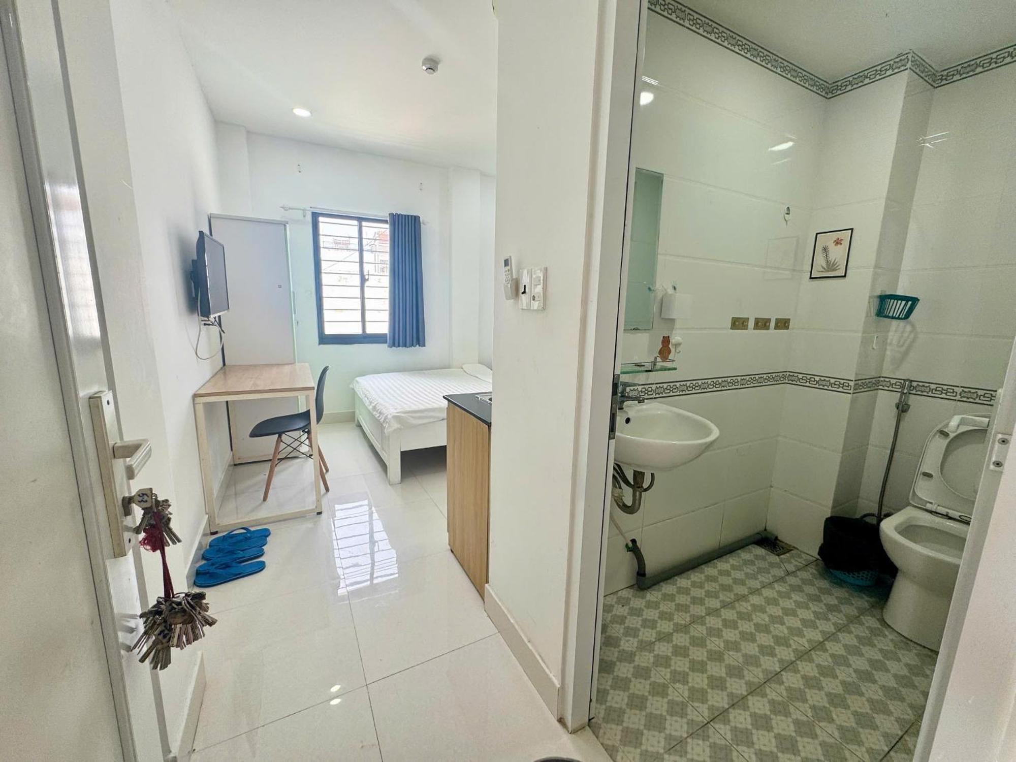 Dlux Bui Them Aparthotel