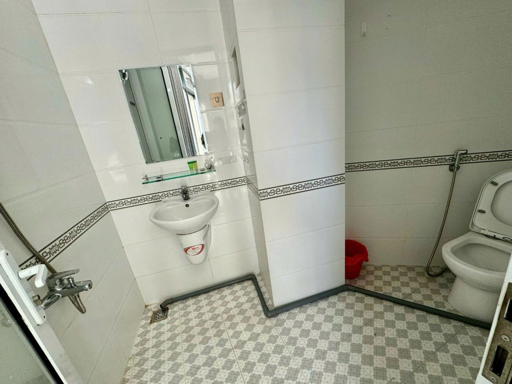 Dlux Bui Them Aparthotel