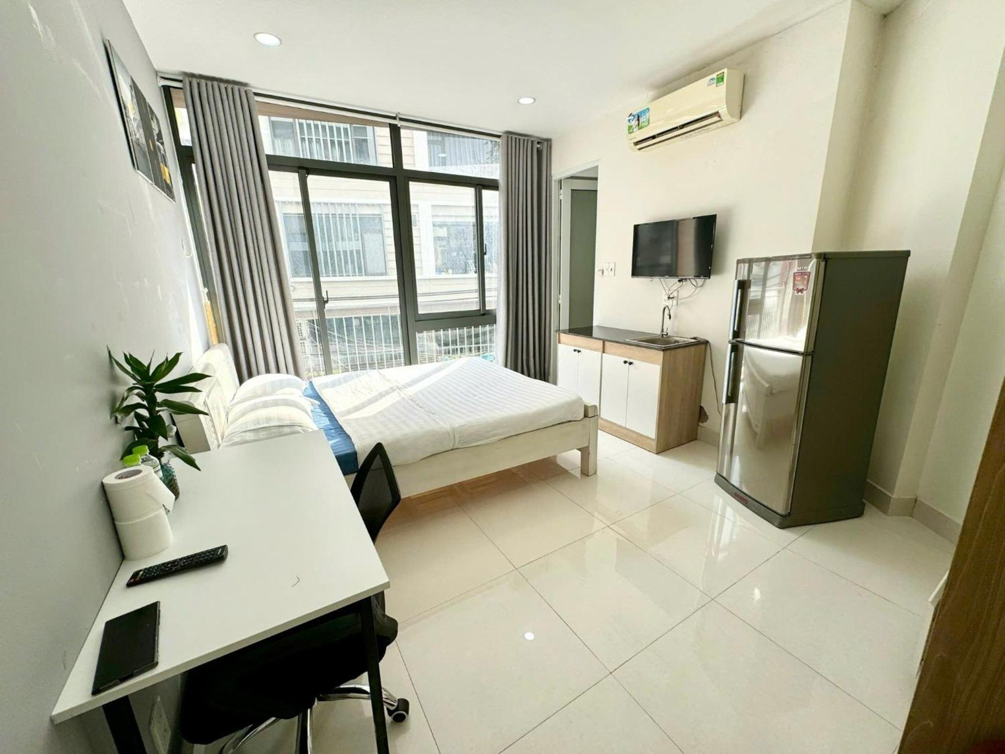 Dlux Bui Them Aparthotel