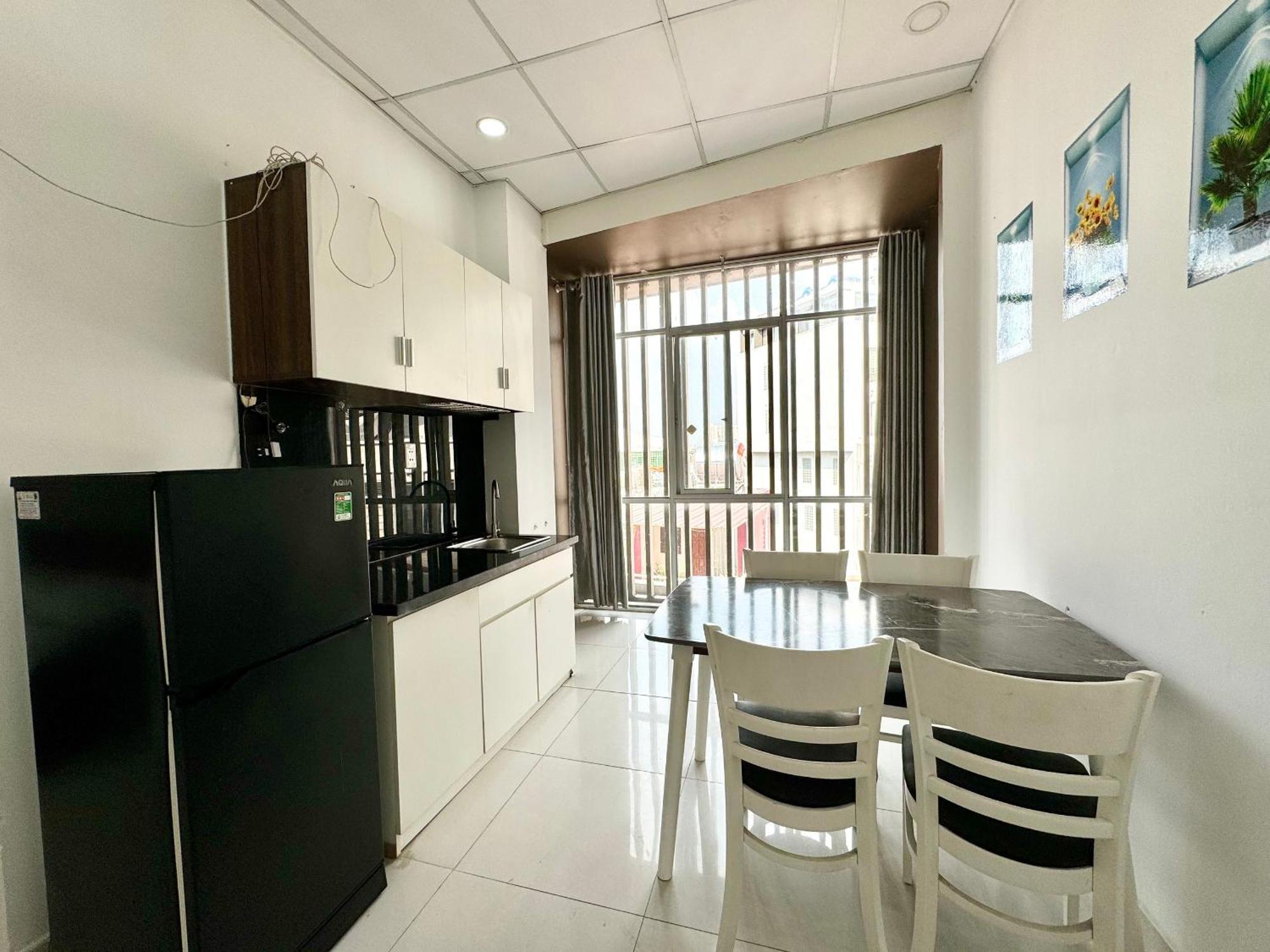 Dlux Bui Them Aparthotel